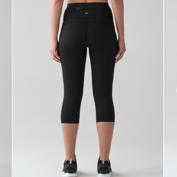 Lululemon Mind Over Miles 17” Luxtreme Crop Black Size 6 - Picture 2 of 13